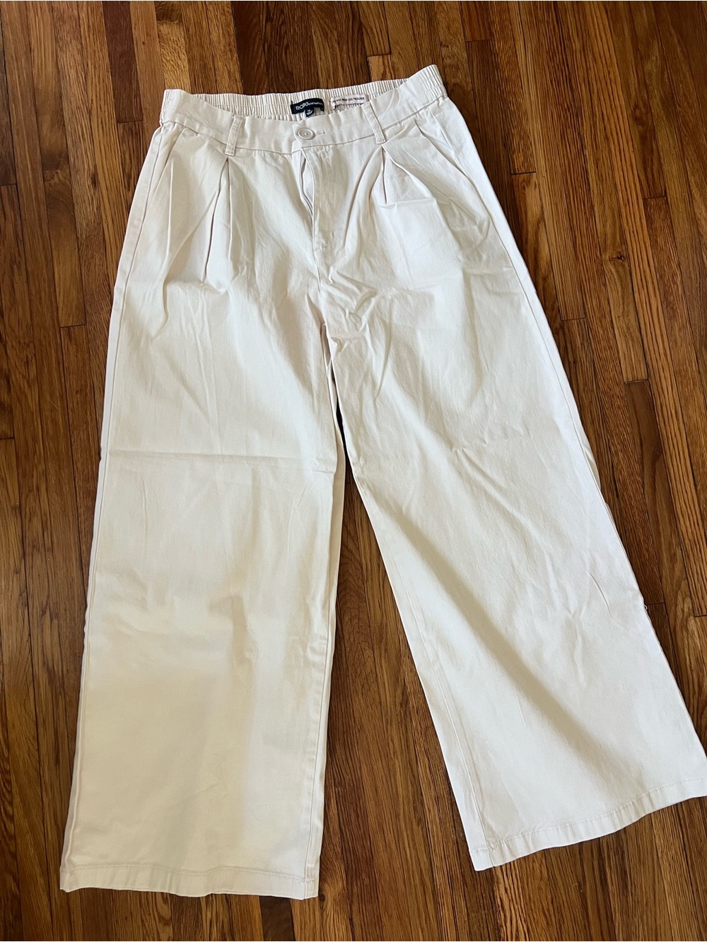 BCBGeneration Cream High-Rise Wide-Leg Pleated Trouser w/ elastic Waistband